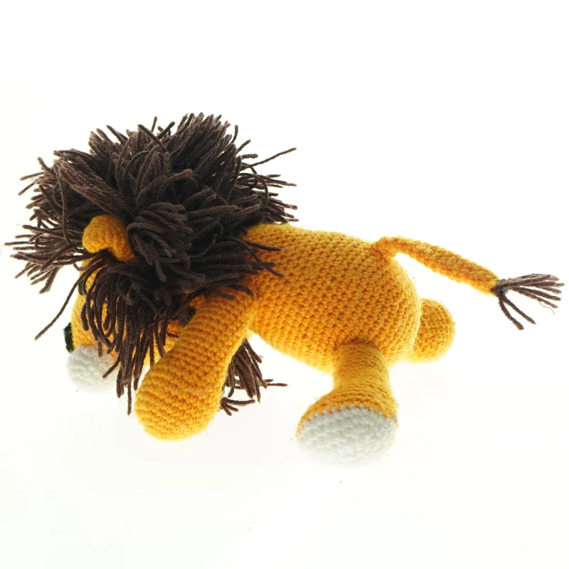 Hæklet løvebamse (str. 25. x 13 cm)