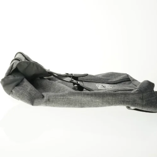 Messenger-taske i grå fra Herschel (str. 47 x 35 cm)