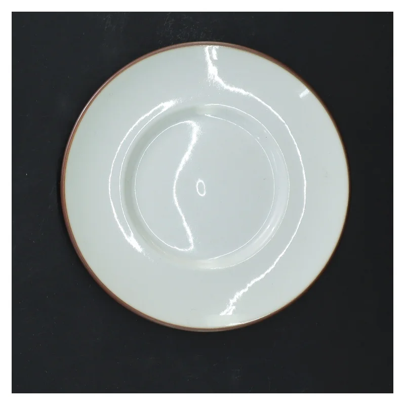 Hvid porcelænstallerken med brun kant, Domino (str. Ø 13,5 cm) fra Royal Copenhagen