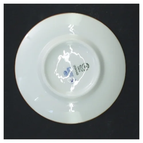 Hvid porcelænstallerken med brun kant, Domino (str. Ø 13,5 cm) fra Royal Copenhagen