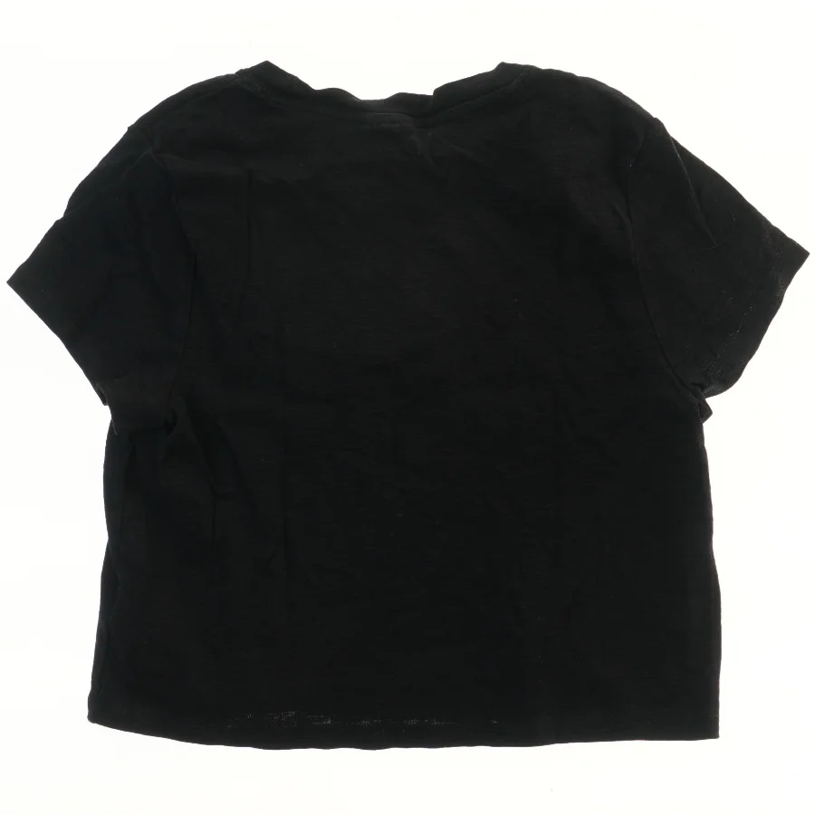 Sort T-shirt fra H&M (str. 146)