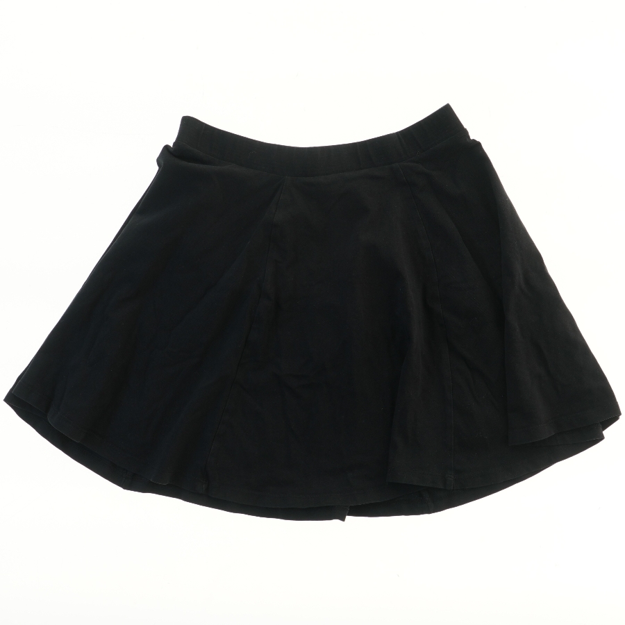 Kort nederdel fra H&M (str. 170)