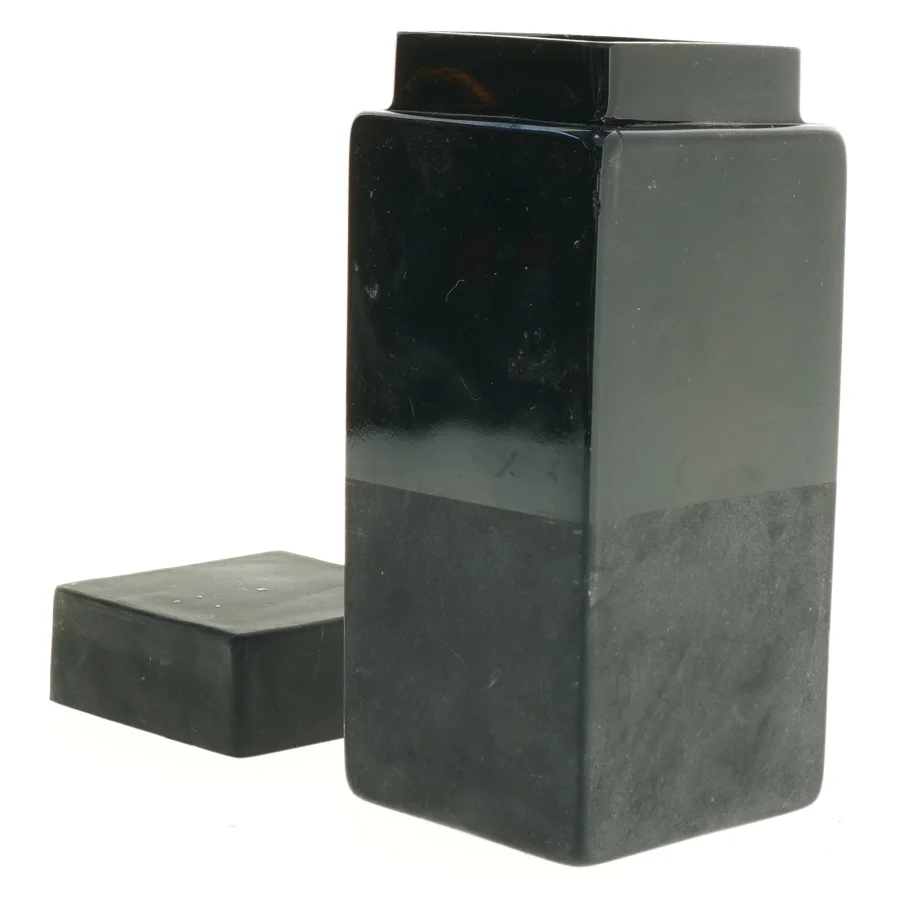 Sort beholder med låg (str. 19 x 8 cm)
