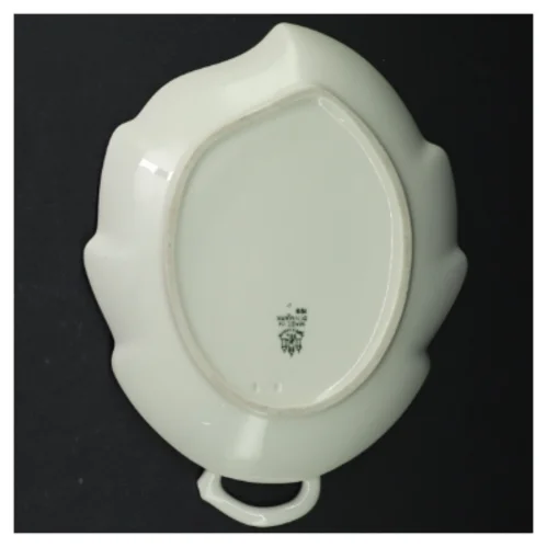 Pocelænsfad med håndtag fra B&G