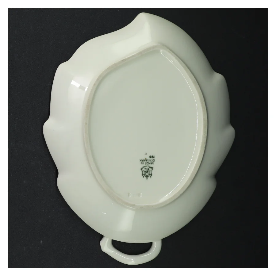 Pocelænsfad med håndtag fra B&G