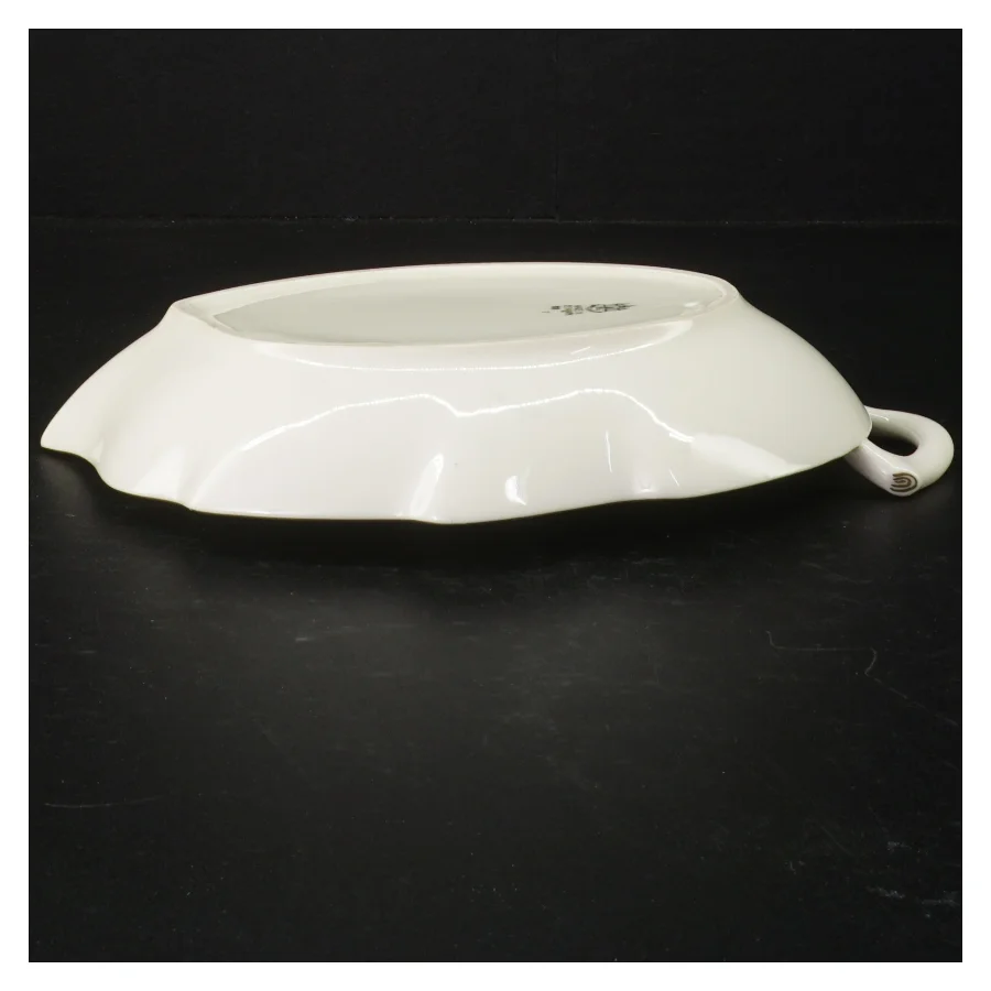 Pocelænsfad med håndtag fra B&G