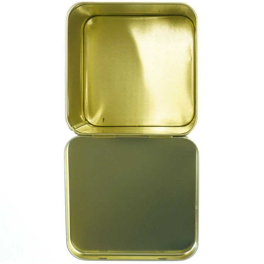 Dekorativ metal æske (str. H. 21,5 cm. 15 x 15 cm)