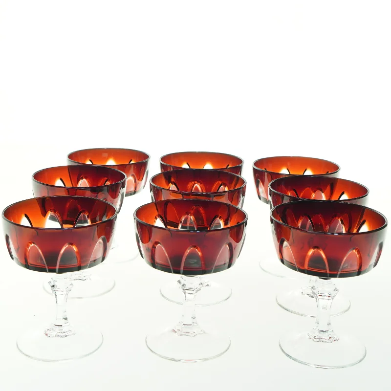 Glas glas på fod (str. H 11 cm ø. 9 cm)