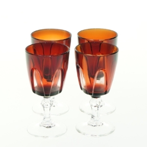 Rødvinsglas i farvet glas (str. H. 8,5 cm ø. 4,5 cm)