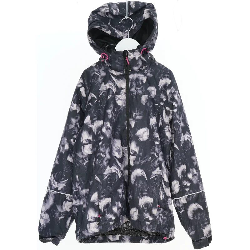 Anorak med mønster fra We Make Sport Alive (str. 152)