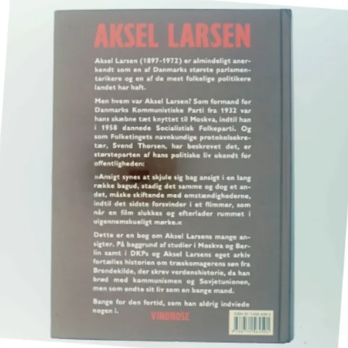 Aksel Larsen af Kurt Jacobsen (f. 1954) (Bog)