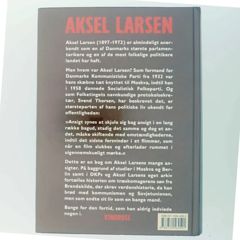 Aksel Larsen af Kurt Jacobsen (f. 1954) (Bog)