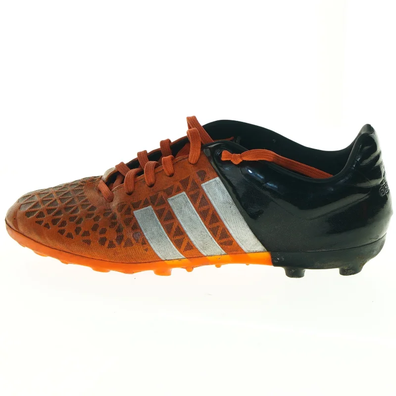 Fodboldstøvler fra Adidas (str. 37 en halv)