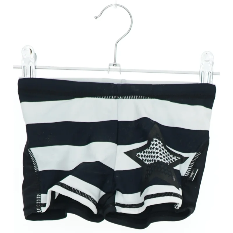 Svømmebukser med stjerne design fra Molo (str. 98)