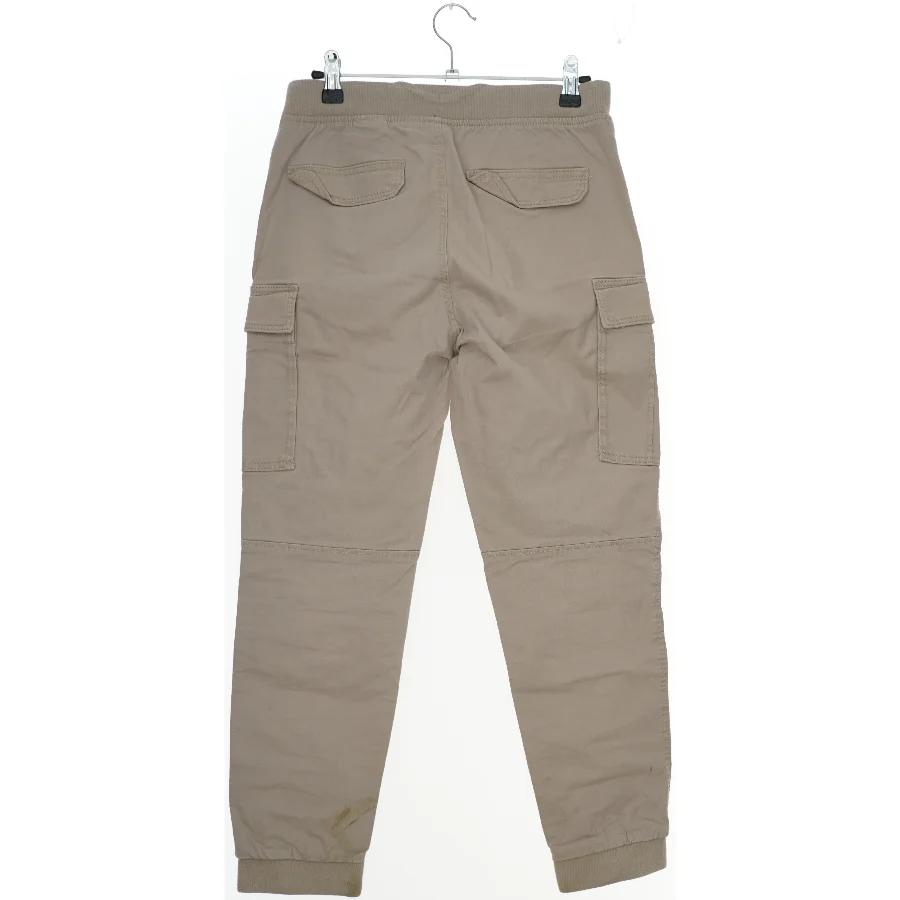 Cargo bukser fra H&M (str. 158)