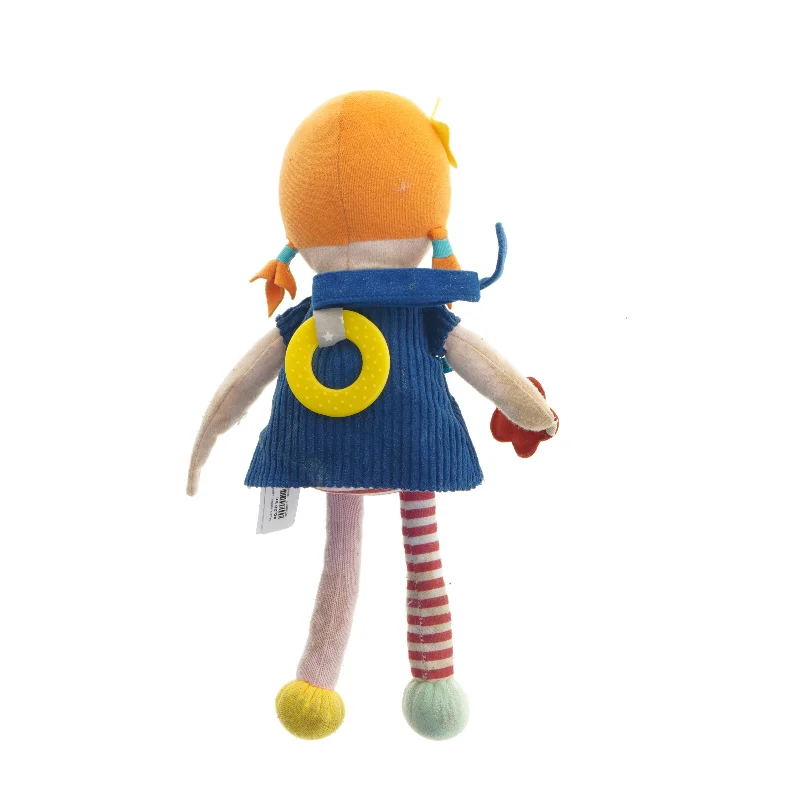 Dukke med farvet kjole og flower detalje (str. 39 cm)