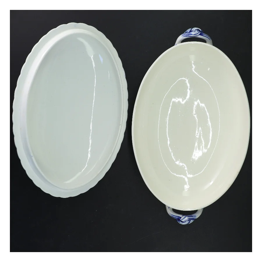 Oval porcelænsfad med låg (str. 26x17 cm)