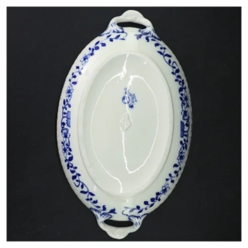 Oval porcelænsfad med låg (str. 26x17 cm)