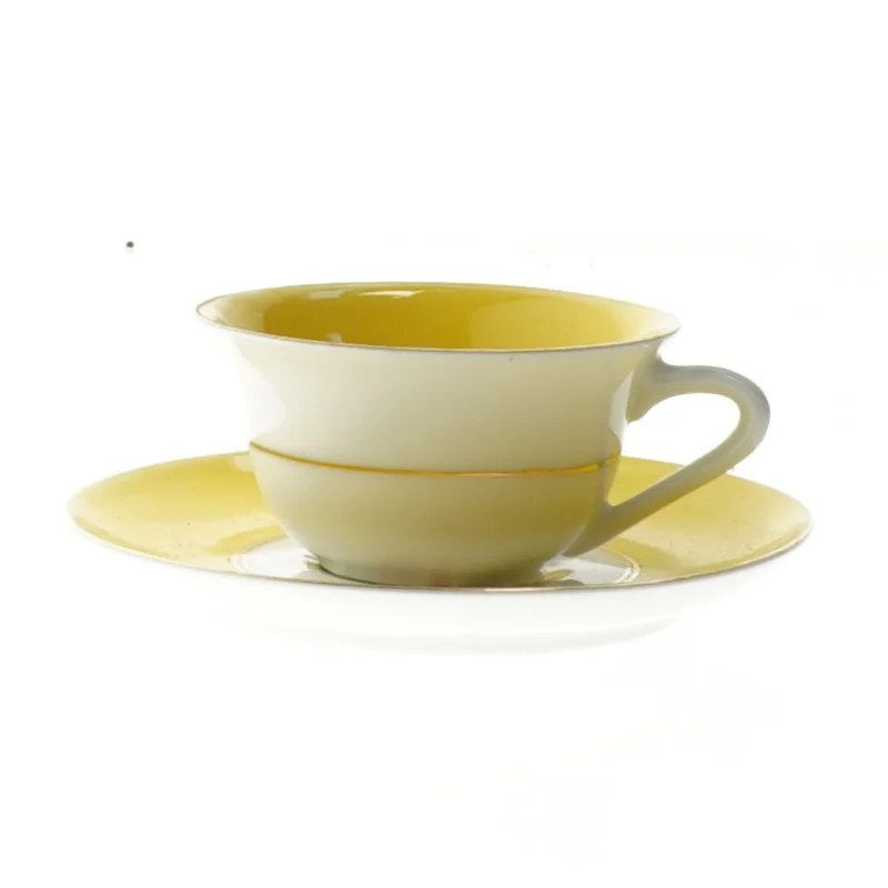 Tekop med underkop (str. Kop. ø. 7 cm. tallerken. ø. elve cm)