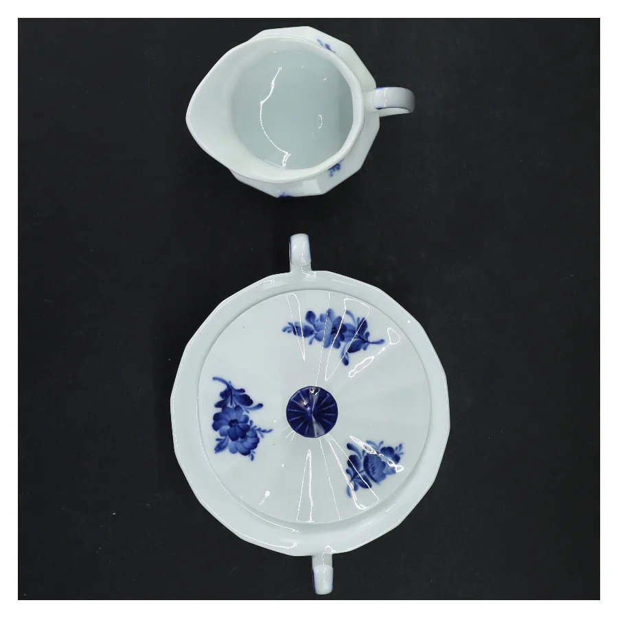 Porcelænssæt med låg fra Royal Copenhagen (str. Ø. 13 cm og ø. 8 cm)