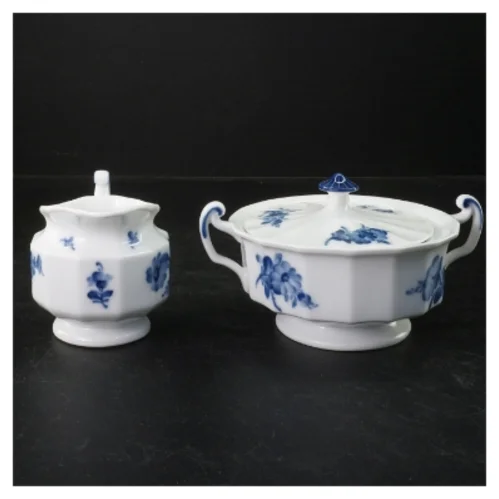 Porcelænssæt med låg fra Royal Copenhagen (str. Ø. 13 cm og ø. 8 cm)