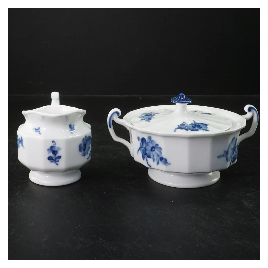 Porcelænssæt med låg fra Royal Copenhagen (str. Ø. 13 cm og ø. 8 cm)