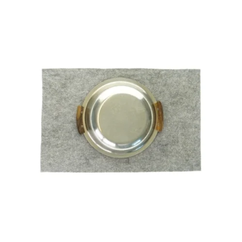 Skål med træhåndtag