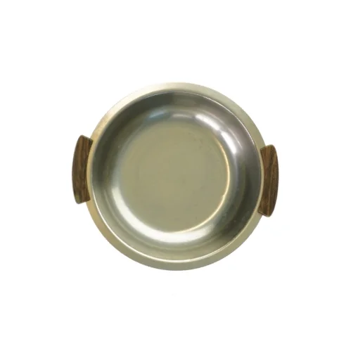 Skål med træhåndtag