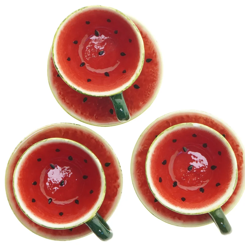 Sæt af kopper med underkopper (str. Ø 9,5 cm og ø 13 cm)