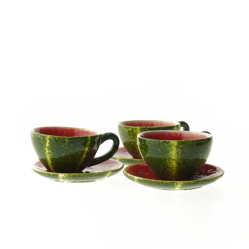 Sæt af kopper med underkopper (str. Ø 9,5 cm og ø 13 cm)