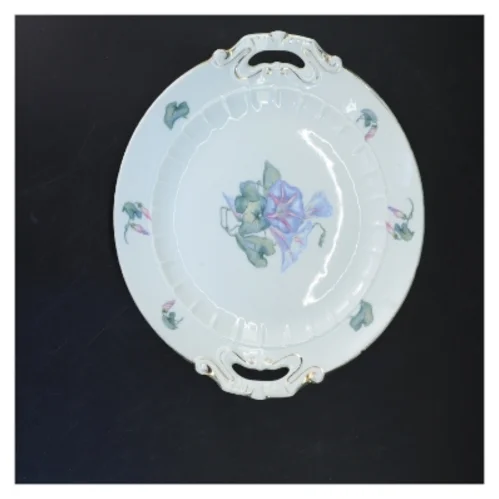 Pyntet porcelænsfad med blomstermotiv fra B&G (str. Ø 27 cm)