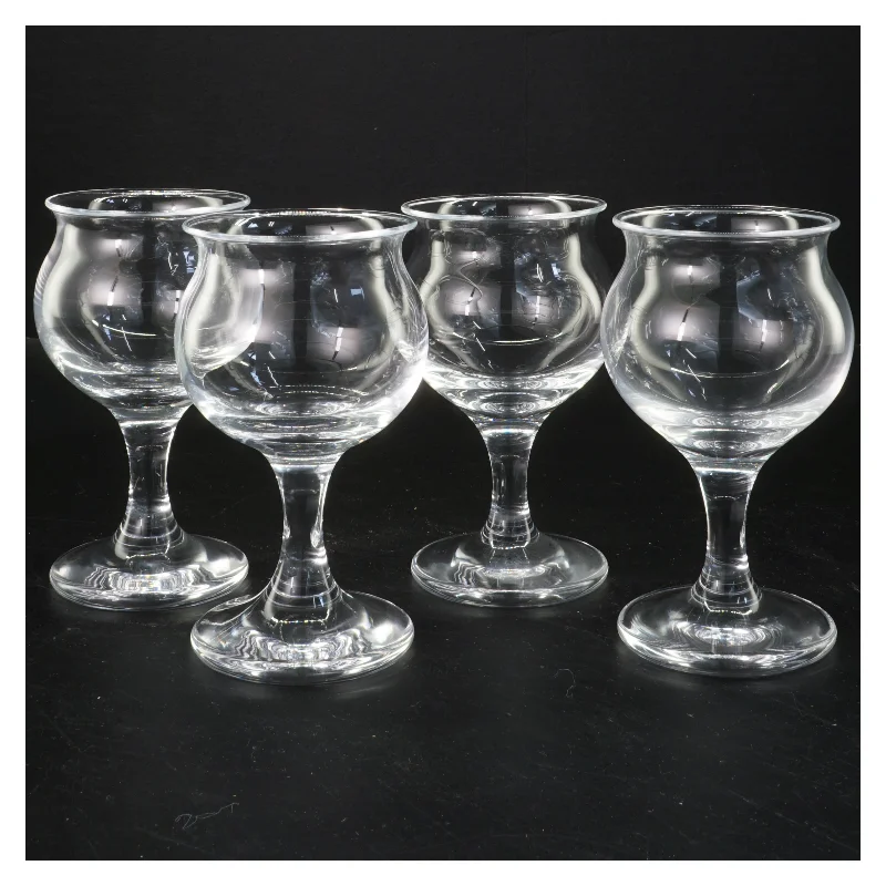 Sæt med fire glas (str. 7x13 cm)