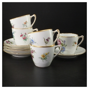 Blomstret porcelænskop og underkop sæt fra B&G (str. 5 stk Ø 7,5 & 13,5 cm)