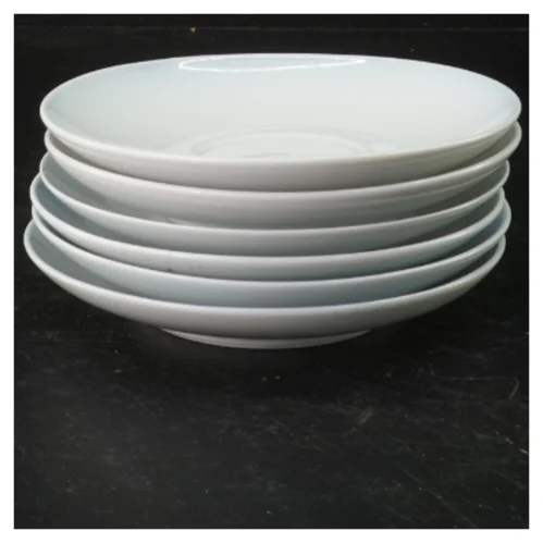 Kaffeservice i porcelæn med blade design fra B&G (str. Tallerkener 14 cm i diameter. krus, 7 cm i diameter)