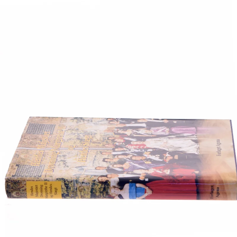 Hendes Majestæt dronning Margrethe II og hendes slægt af Knud Højrup (f. 1943) (Bog)