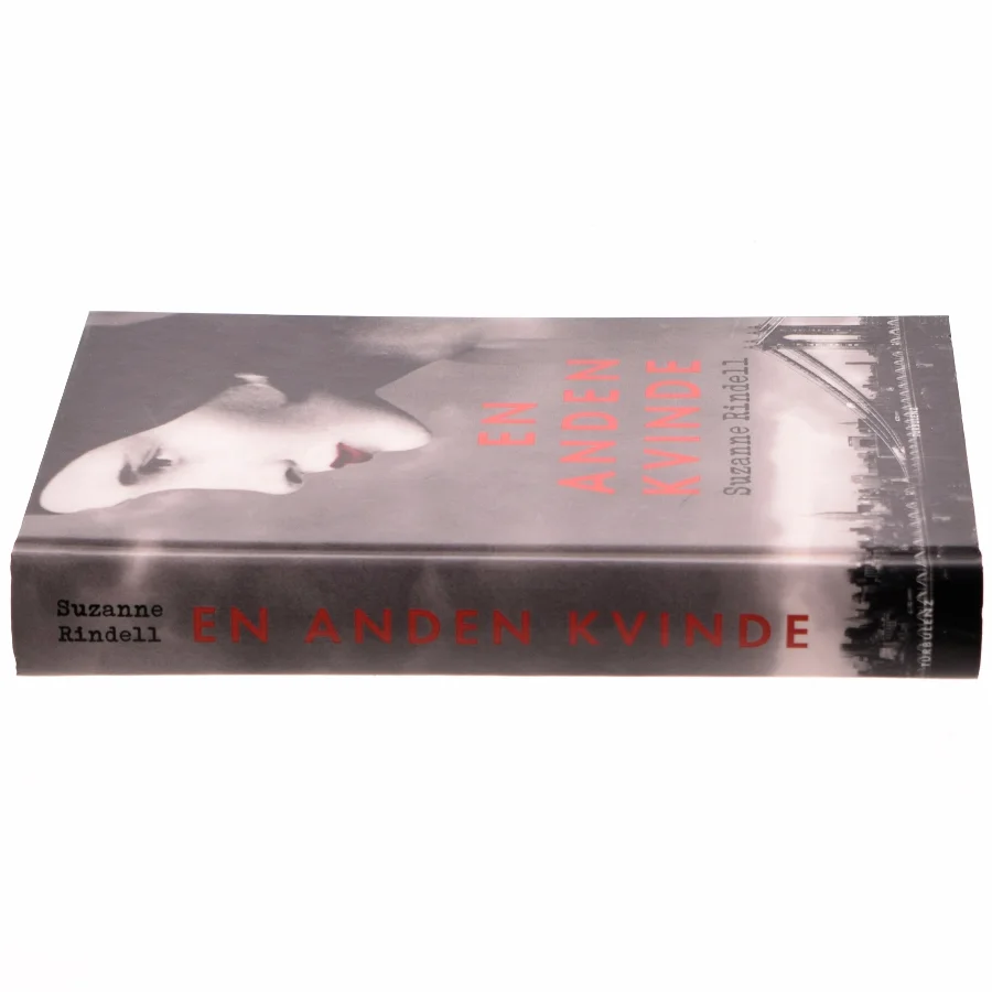 En anden kvinde af Suzanne Rindell