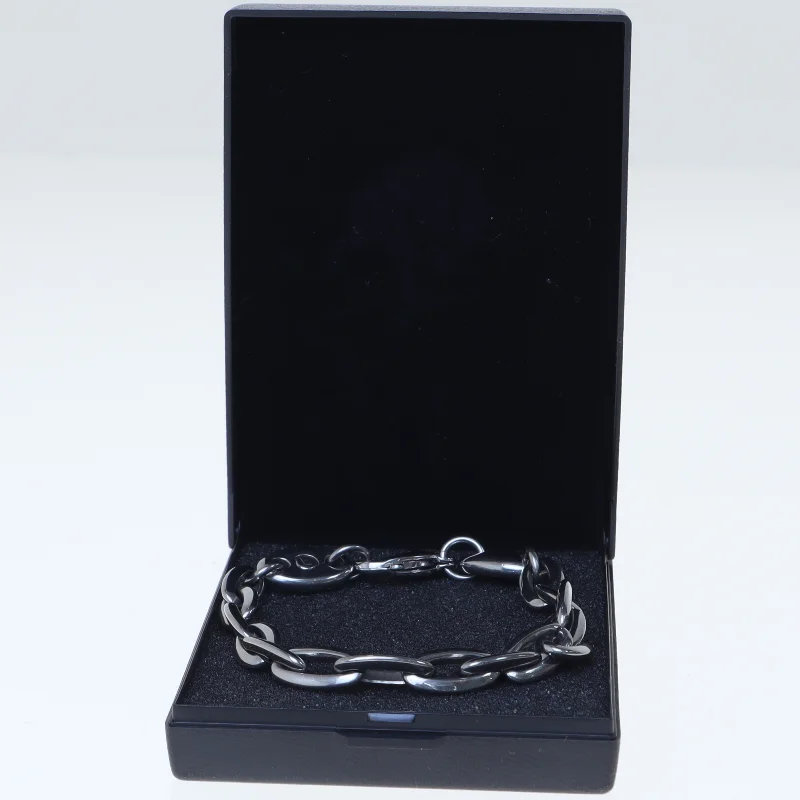 Armbånd i stål (str. 16 cm)