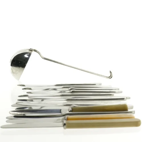 Suppeske og knive (str. 29 x 6 cm)