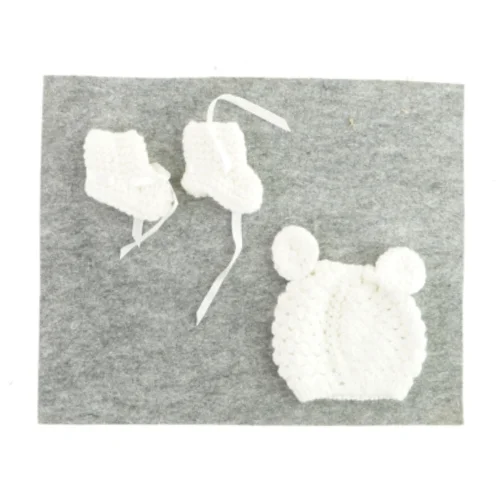 Strikket hue med strikket sokker fra Appta Club