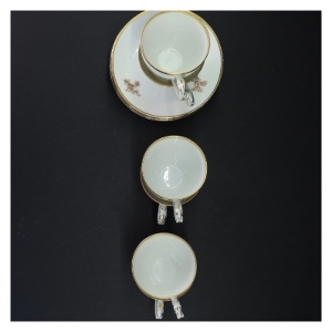 Porcelænskopper og underkopper