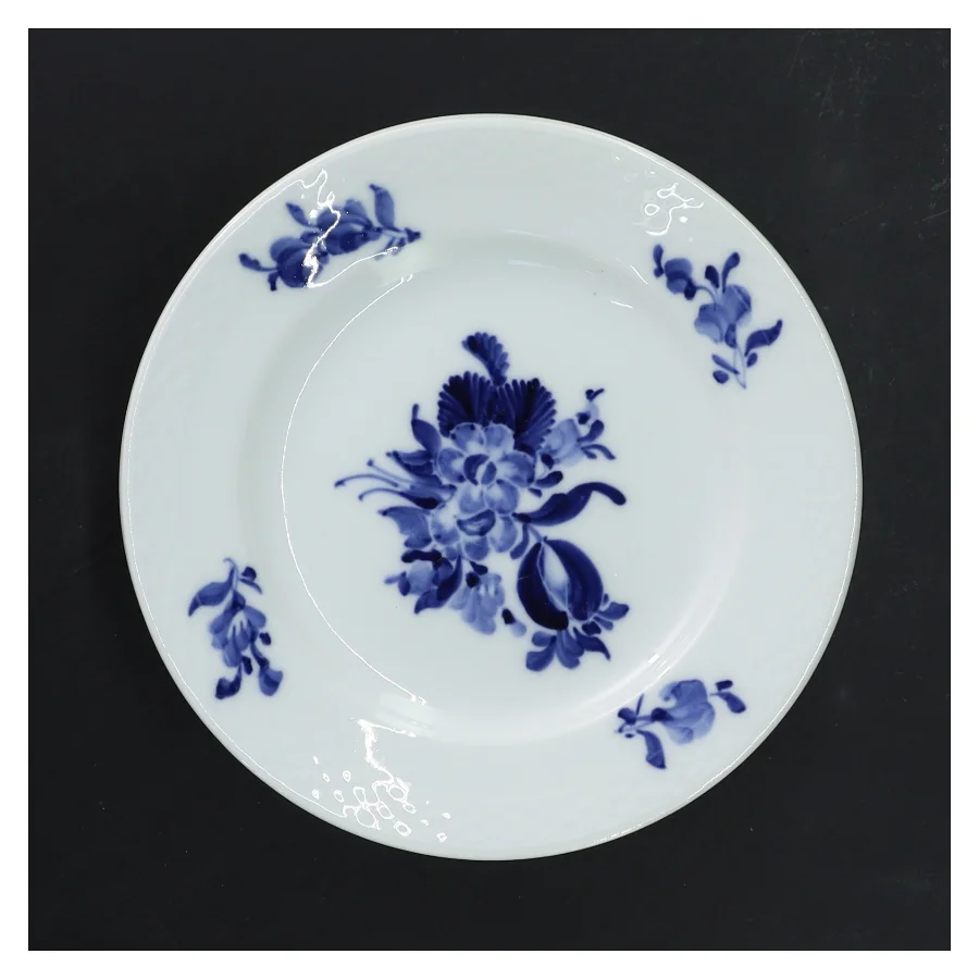 Sæt af 6 porcelæn tallerkener, blå blomst (str. 6 stk Ø 14,5 cm) fra Royal Copenhagen