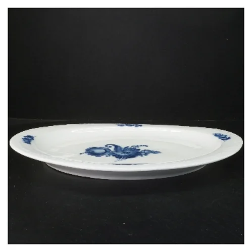 Porcelænsfad med blå blomst fra Royal Copenhagen (str. 42x34 cm)