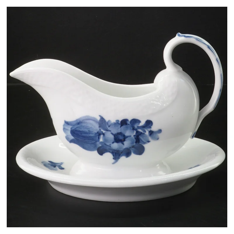 Hvid porcelæn sovsekande med blåt blomst fra Royal Copenhagen (str. 21 cm)