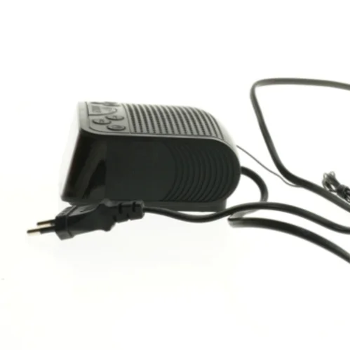 Sort vækkeur med FM radio fra Conzept (str. 12x11 cm)