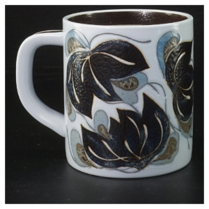 Keramikkrus med årstal fra Royal Copenhagen, 1976 (str. 11,5 cm)