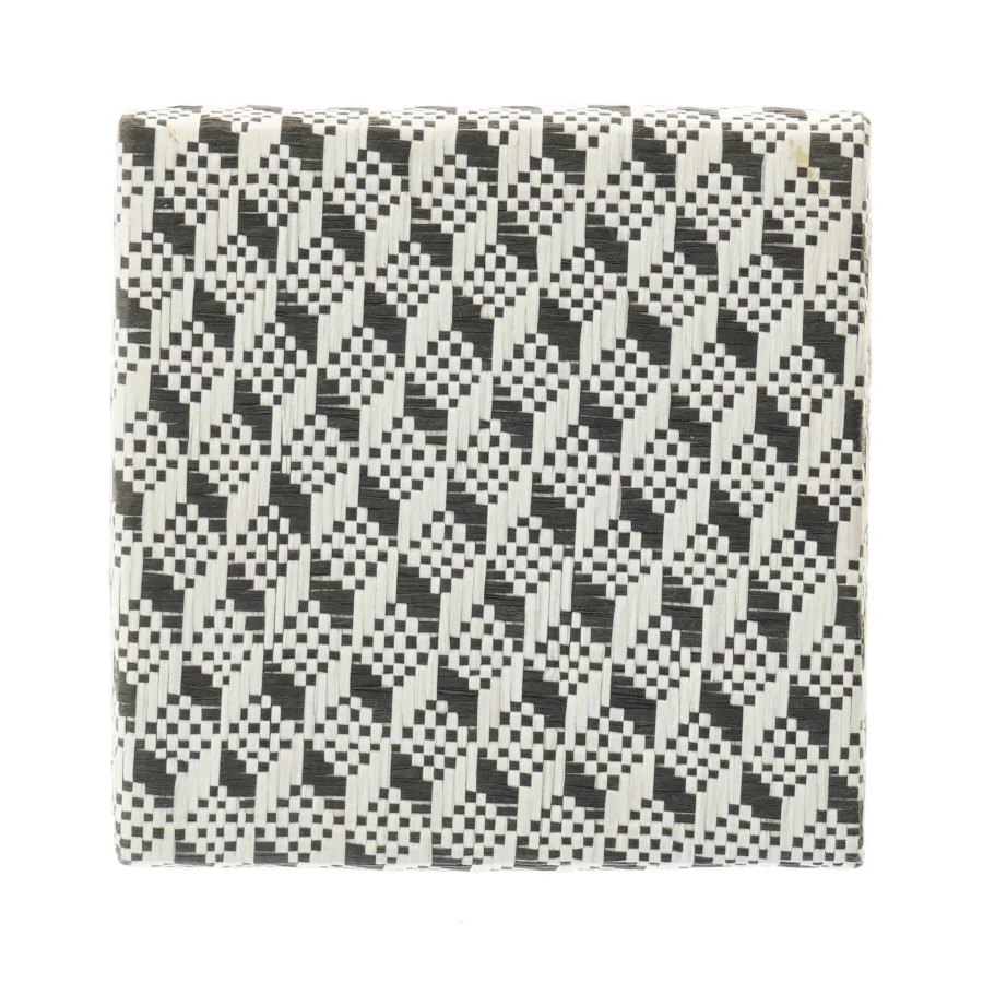 Flettet opbevaringskasse med låg (str. 20x20 cm)