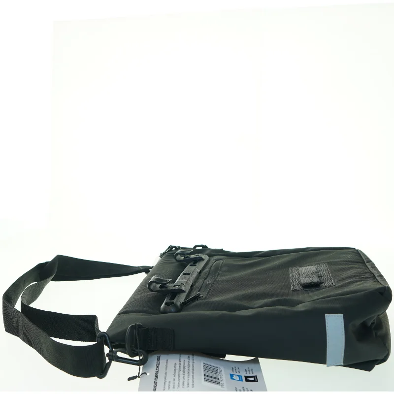 Skuldertaske i sort (str. 36 x 42 cm)