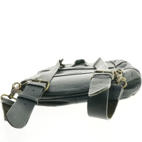 Sort rygsæk i læder fra Motorius (str. 51 x 38 cm)