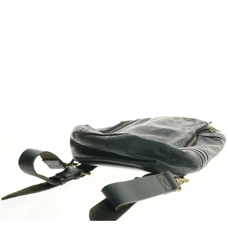 Sort rygsæk i læder fra Motorius (str. 51 x 38 cm)