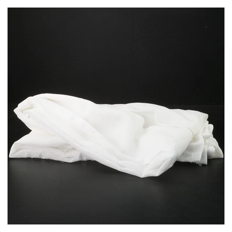 Hvidt gardin fra IKEA (str. 145x250 cm)